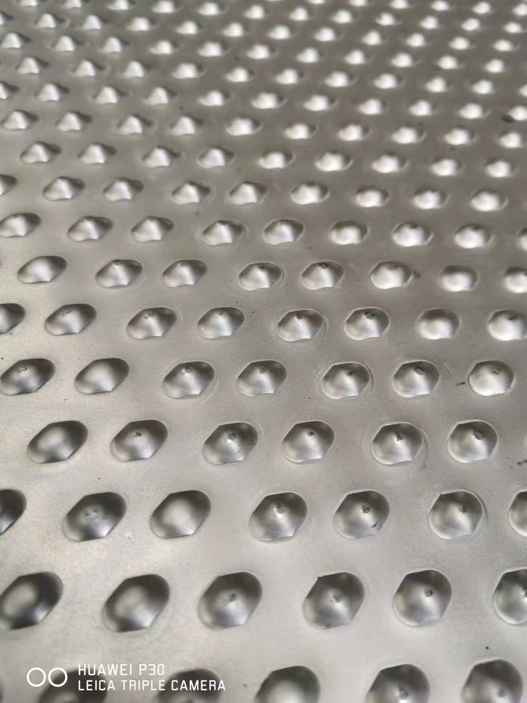 异形防滑板
